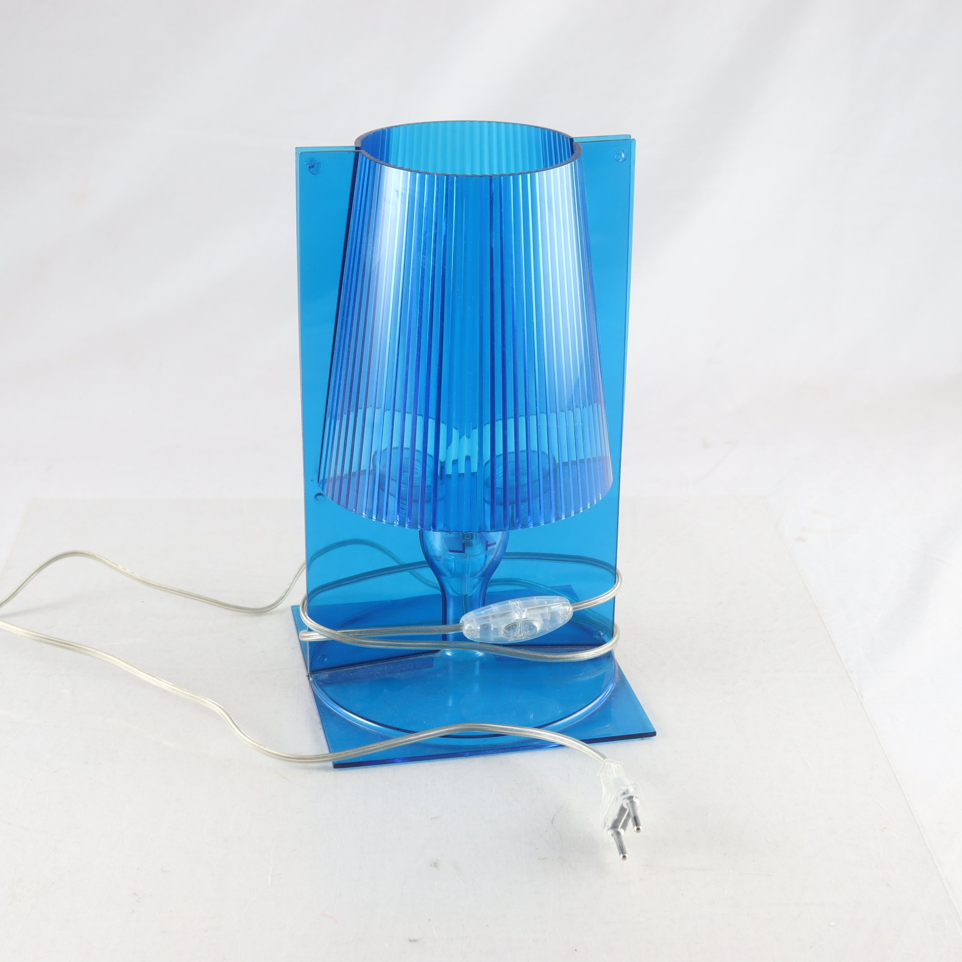 Bordslampa, Kartell Take. Samfraktas ej.