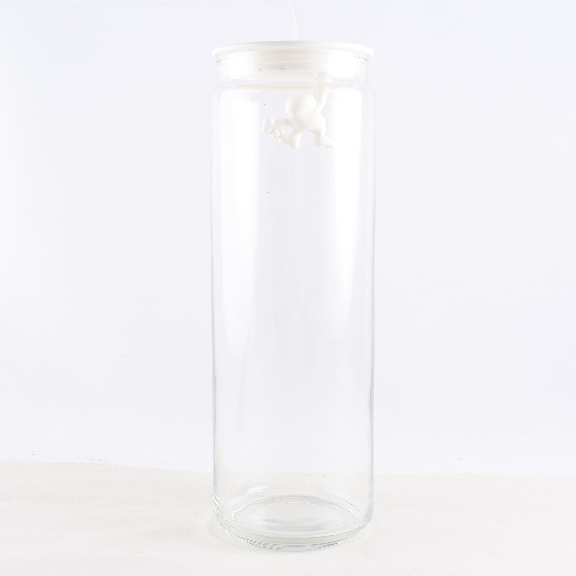 Burk, Alessi, Glas & plast. Samfraktas ej.