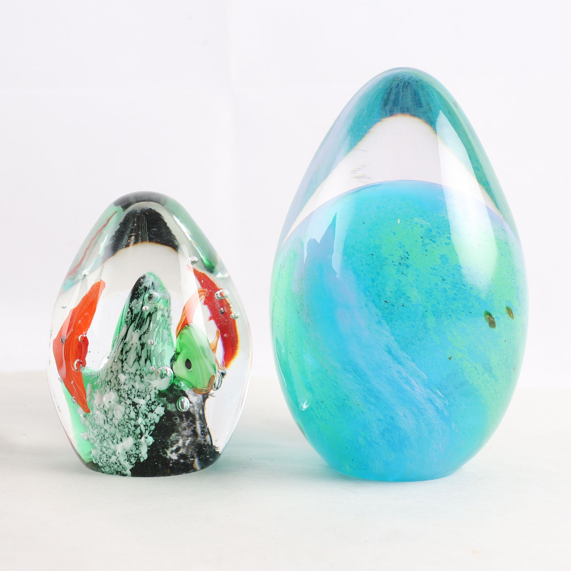 Brevpress, Konstglas, 2 st. Samfraktas ej.