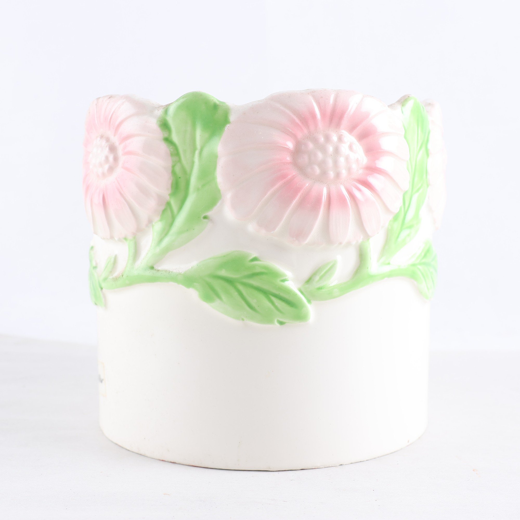 Kruka med reliefdekor, Blommor