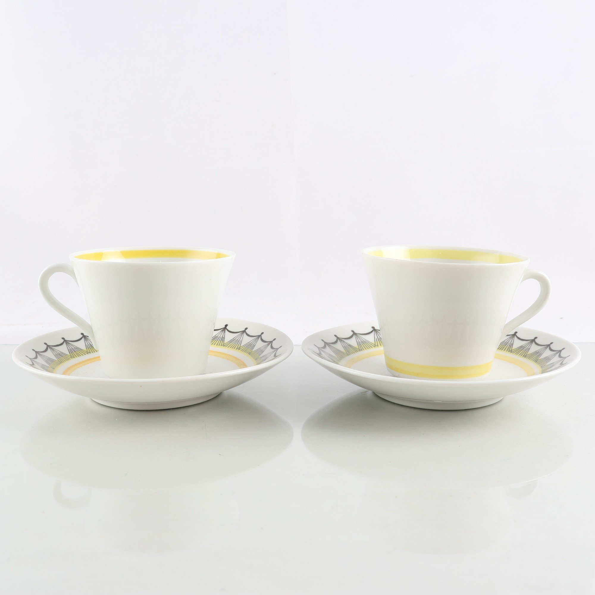 Kaffekopp m fat, ”Cuba”, Leena Mörsky, Rörstrand, 1960-tal, 2 st. Samfraktas ej.