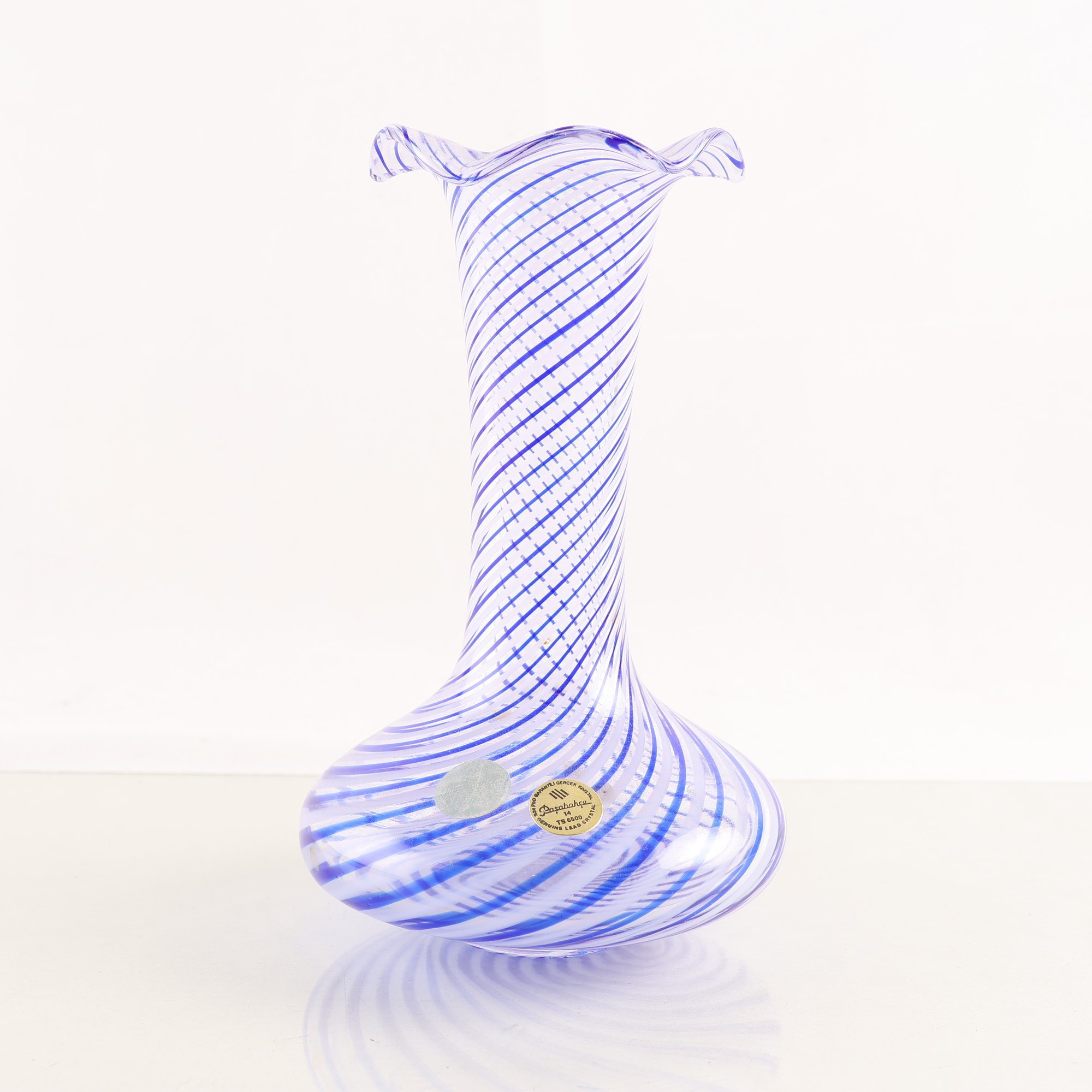 Vas, Pasabahce glas, Art Cesmi Bulbul, Turkiet. Samfraktas ej.