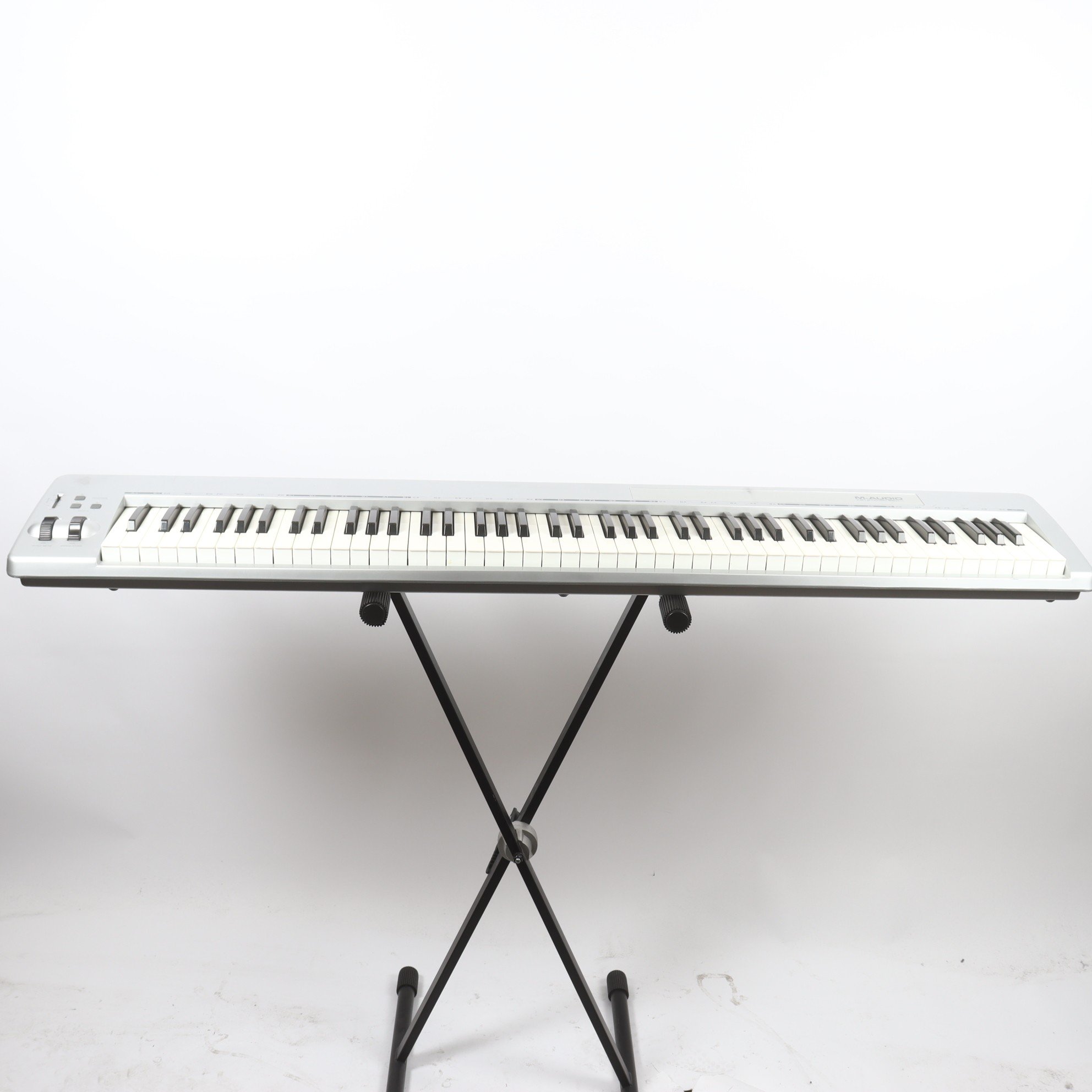 MIDI Keyboard, M-Audio, Keystation 88es, stativ. Endast avhämtning.