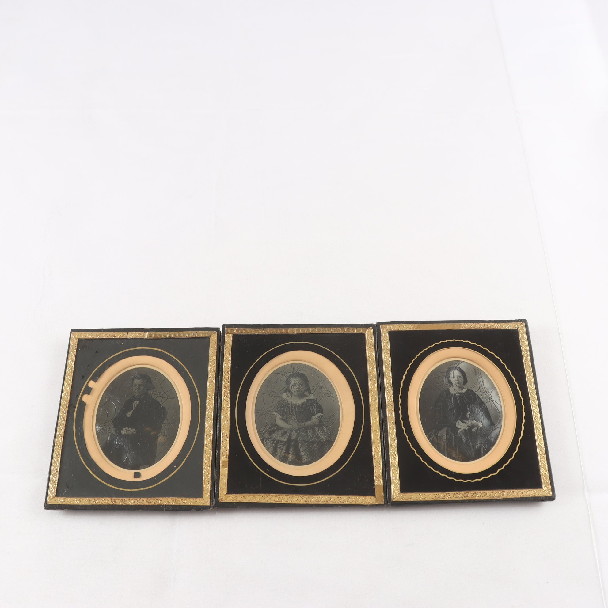 Inramade fotografier, porträtt, 1800-tal, 3 st