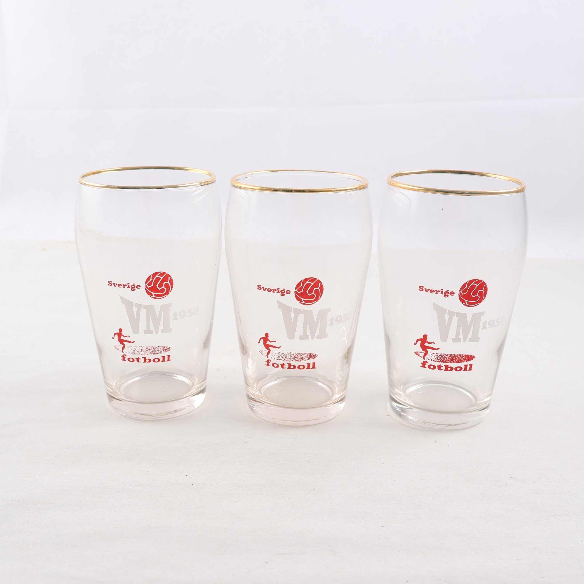 Glas, FotbollsVM 1958 fotboll. 3 st. Samfraktas ej