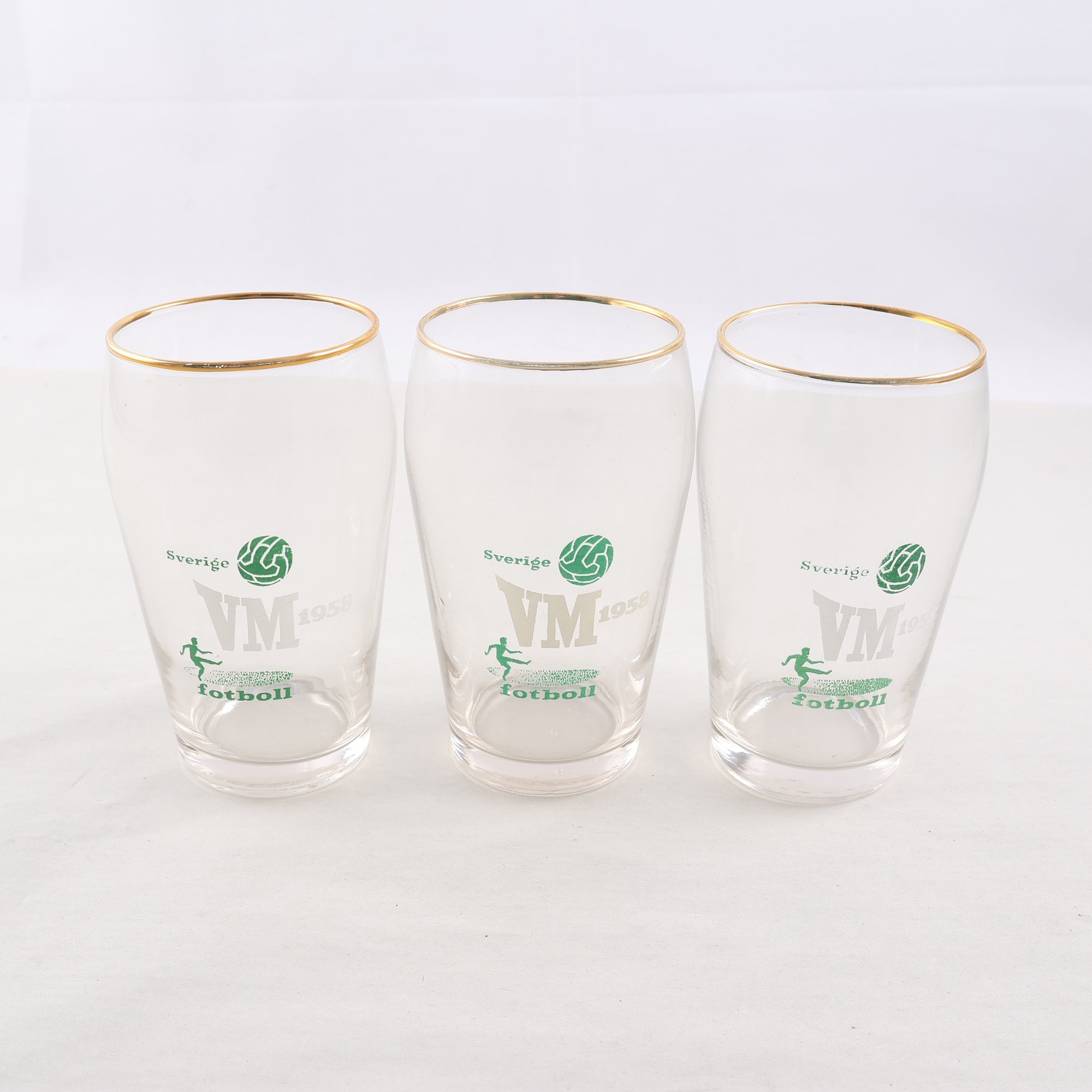 Glas, FotbollsVM 1958 fotboll. 3 st. Samfraktas ej