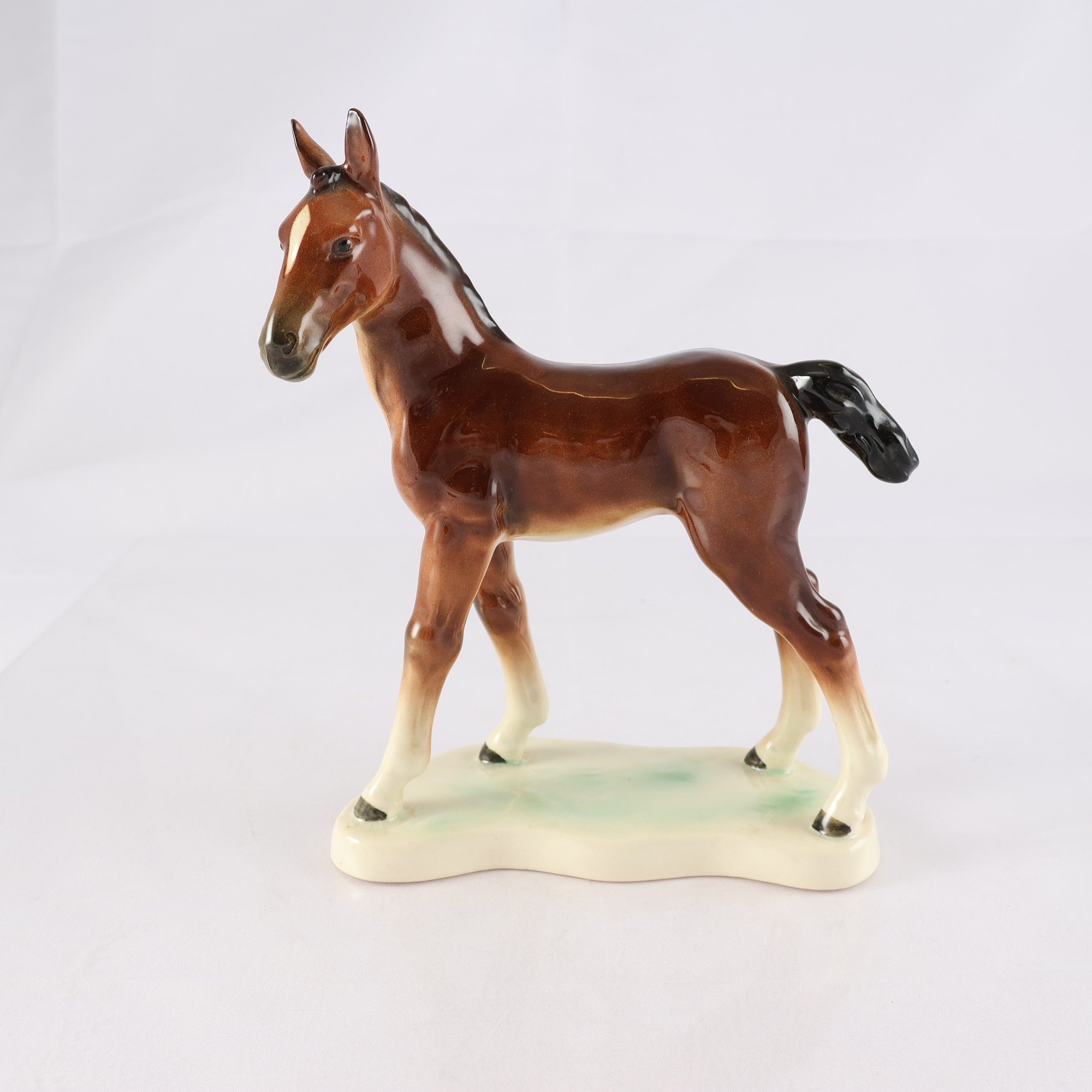 Figurin, ”Häst”, mod nr 2258, Tyskland, porslin. Samfraktas ej