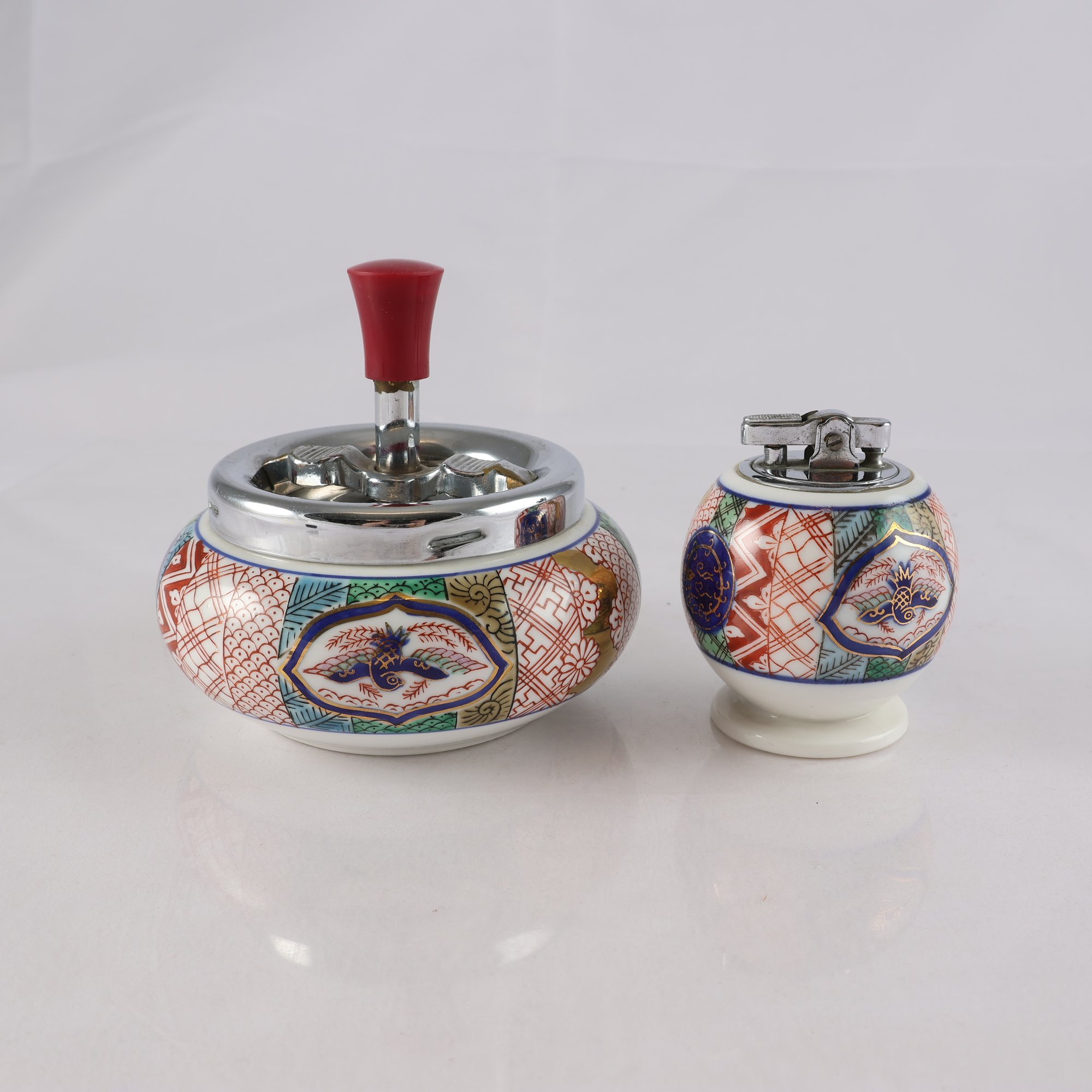 Askkopp och tändare, Kutani China, 1960-tal, porslin.