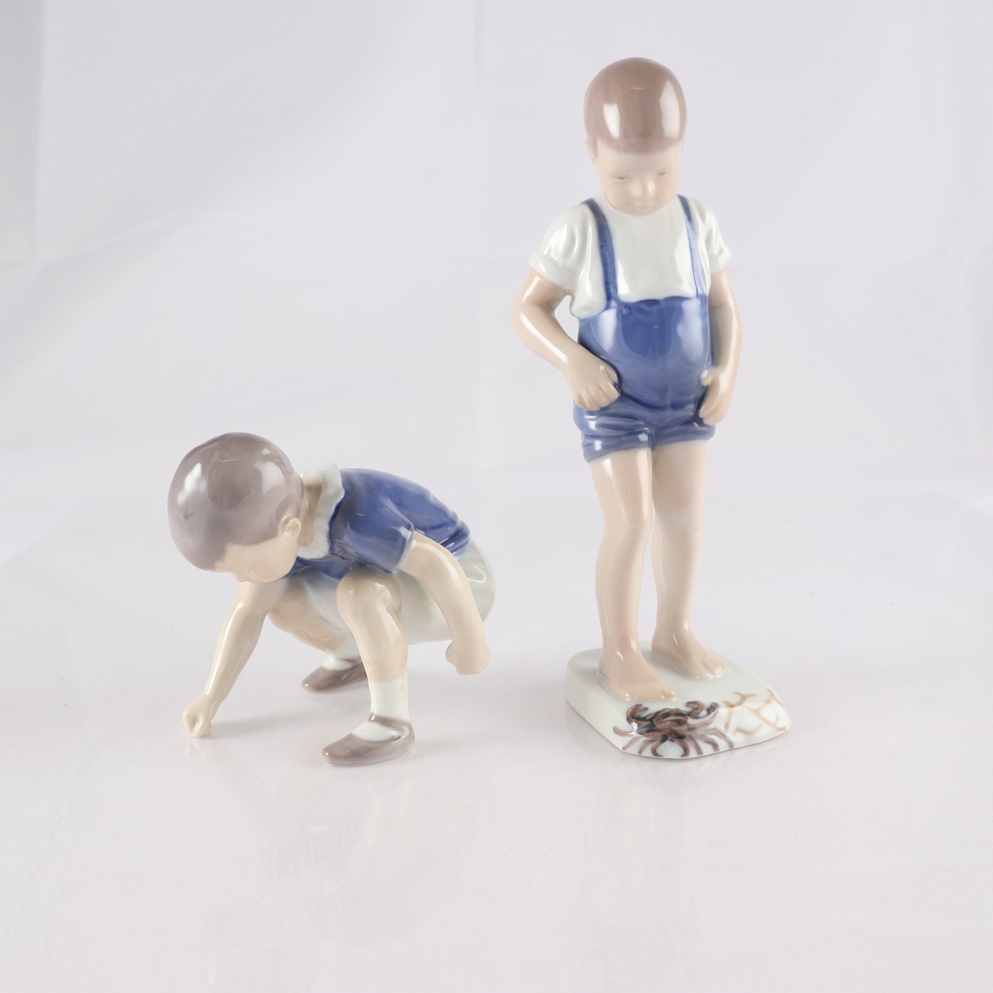Figuriner, Bing & Gröndahl, ”Pojke”, porslin, 2 st. Samfraktas ej