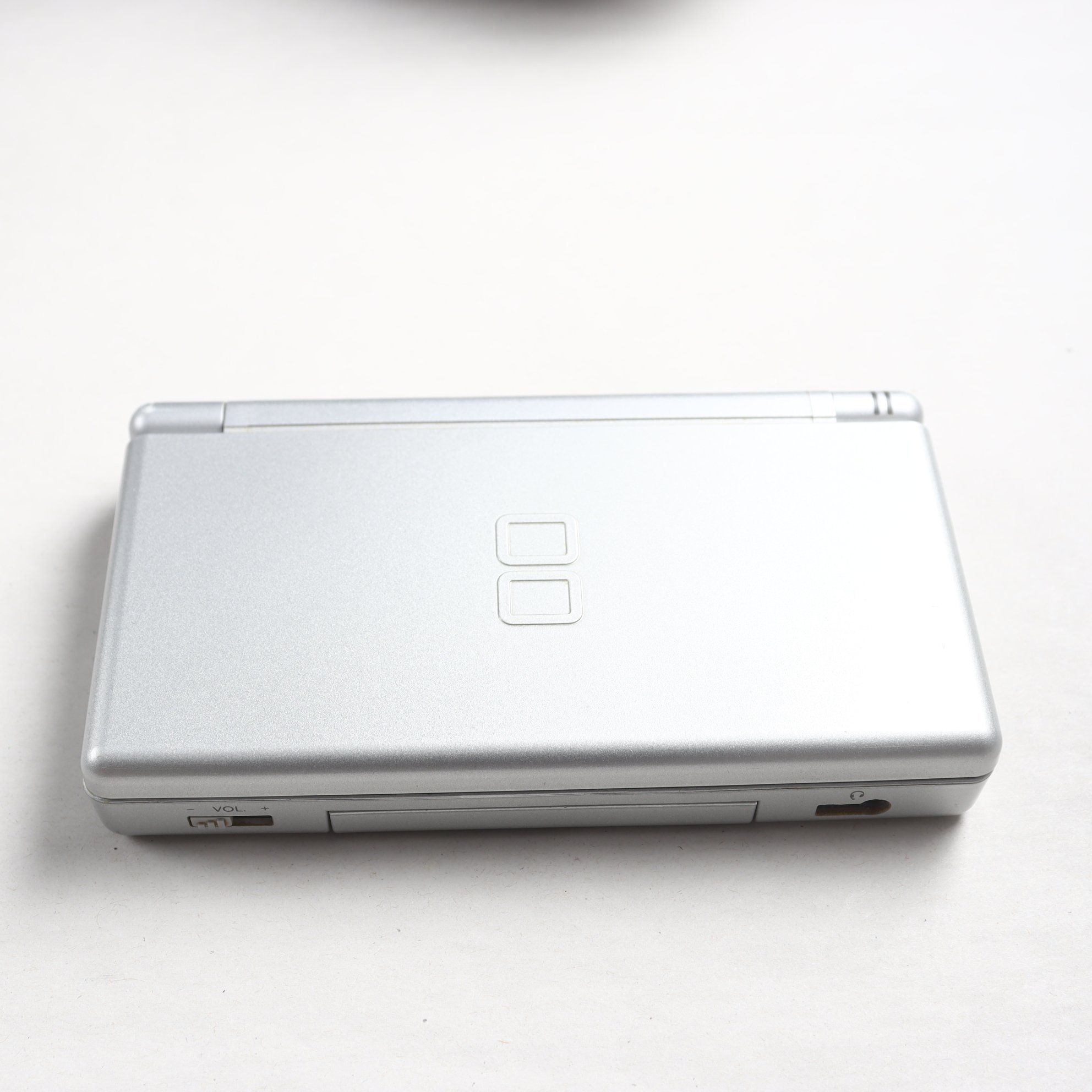 Spelkonsol, Nintendo DS lite